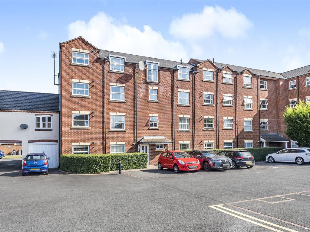 2 bed flat for sale in Anchor Lane, Solihull B91, £189,950