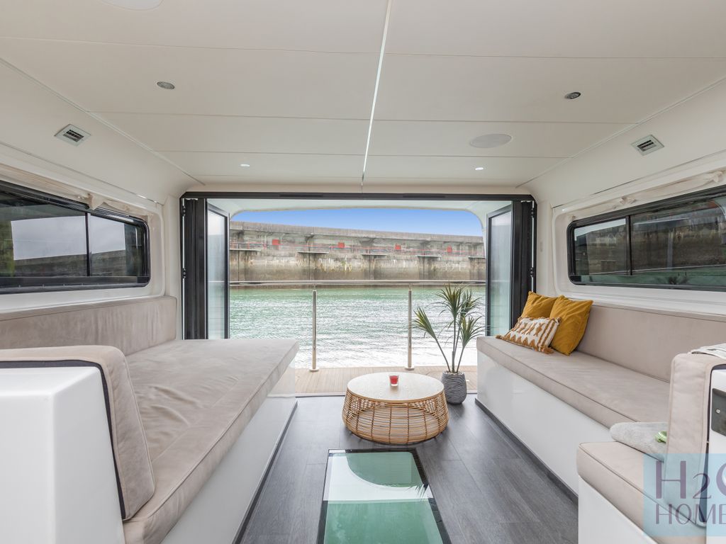 4 bed houseboat for sale in Eastern Concourse, Brighton Marina Village, Brighton BN2, £185,000