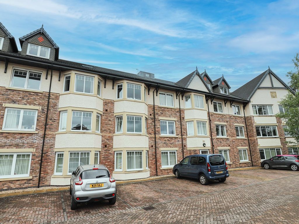 3 bed flat for sale in Willow Place, Parkland Drive, Carlisle CA1, £140,000