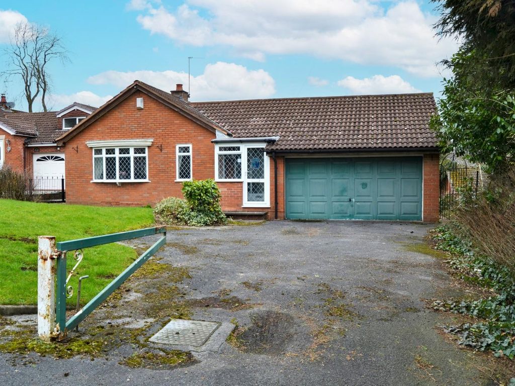 3 bed detached bungalow for sale in Rock Road, Hurst Hill, Coseley WV14, £305,000