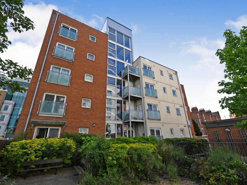 1 bed flat for sale in Caversham Road, Reading RG1, £65,000
