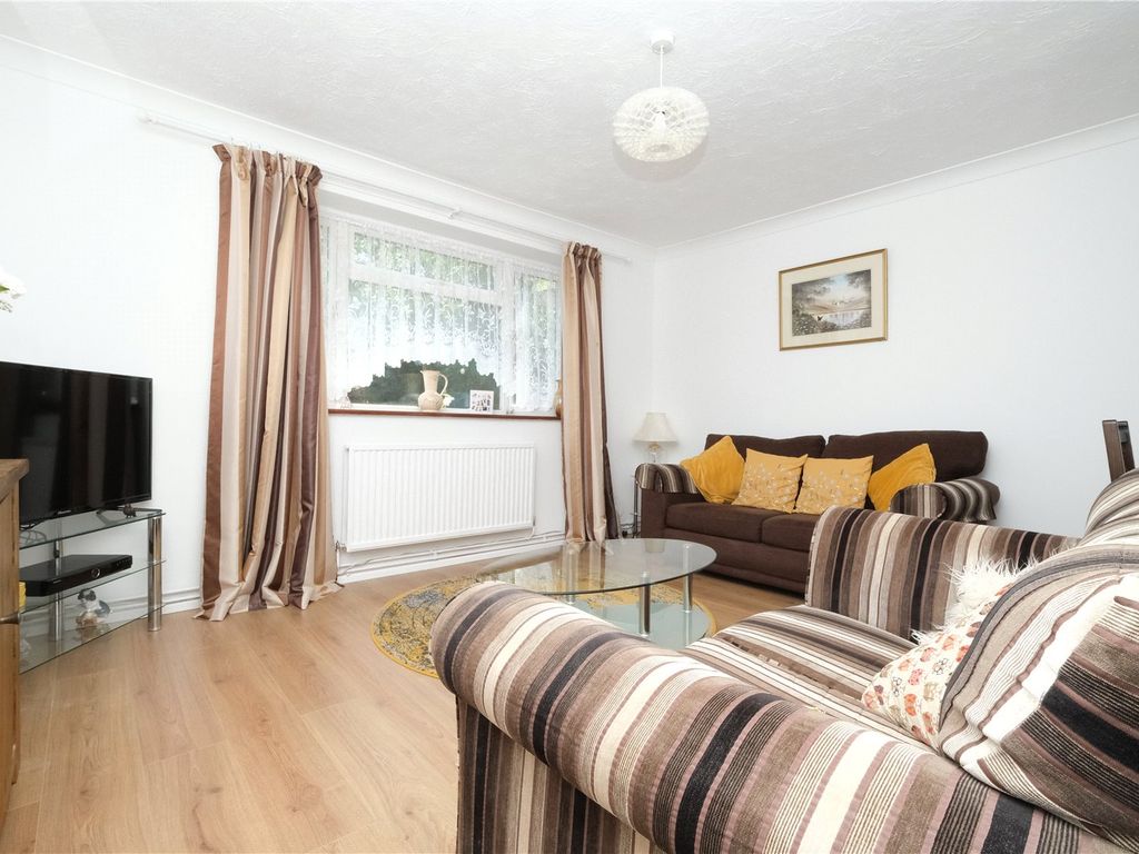 2 bed flat for sale in Brenda Terrace, Swanscombe, Kent DA10, £210,000
