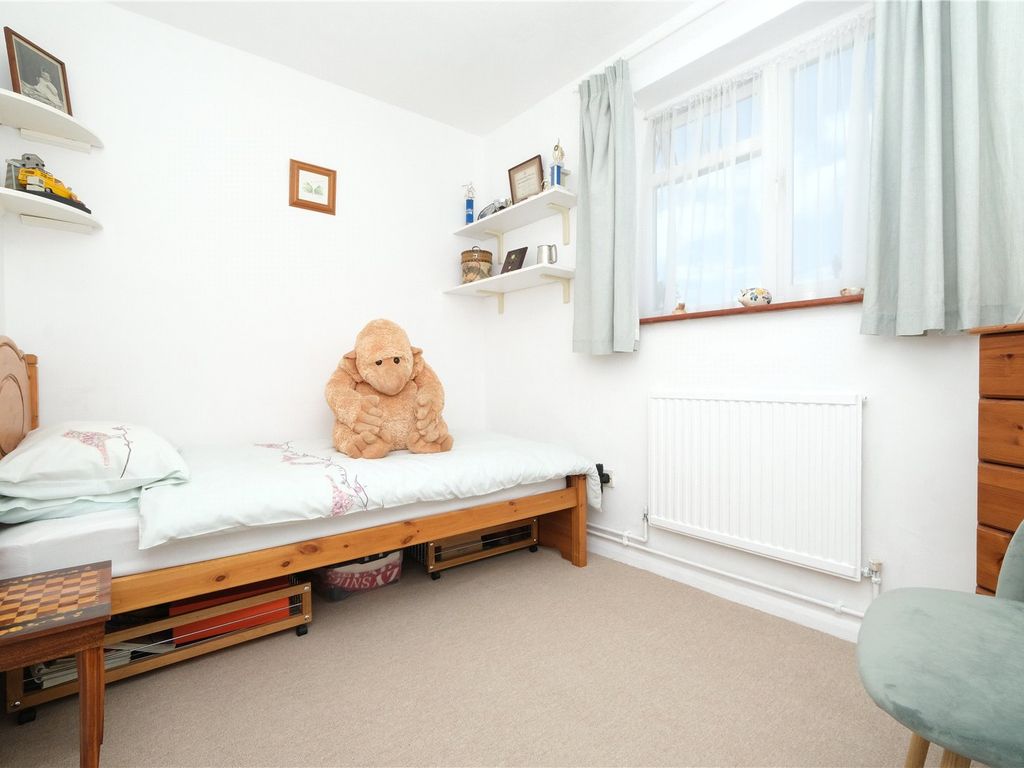 2 bed flat for sale in Brenda Terrace, Swanscombe, Kent DA10, £210,000