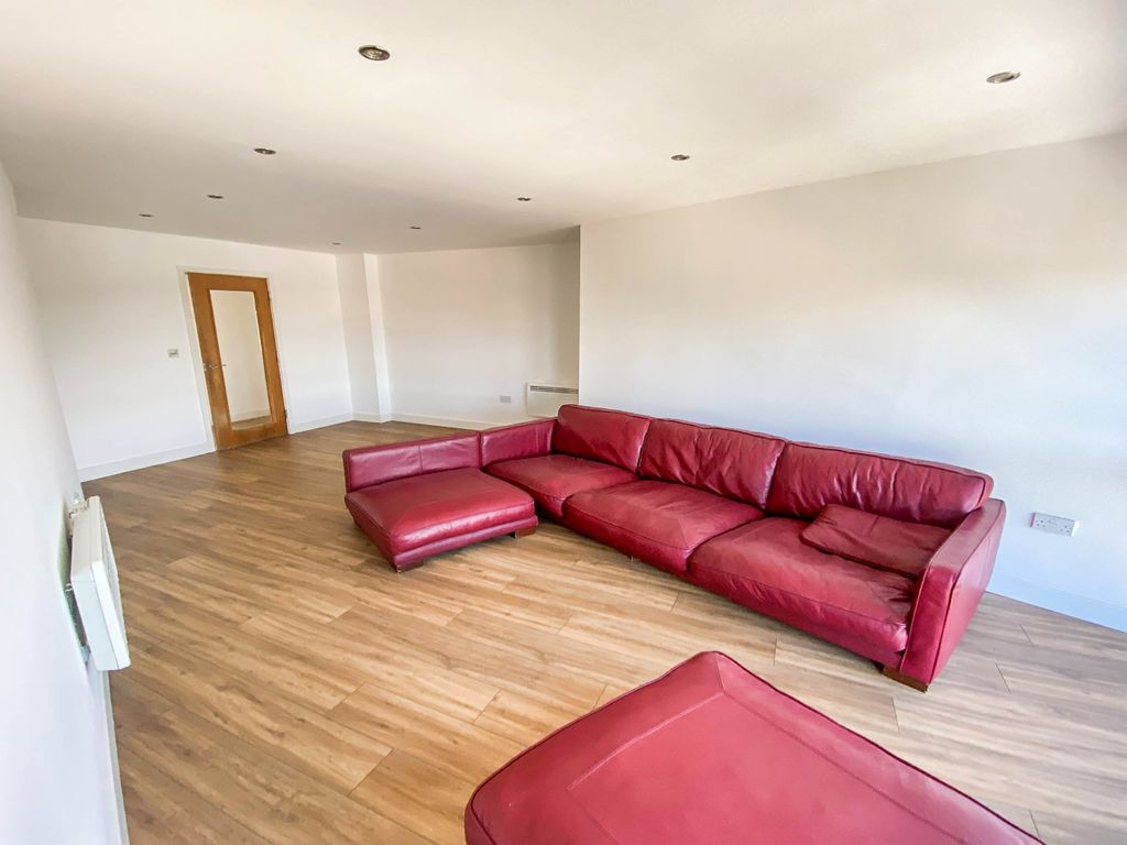 2 bed flat for sale in Commercial Road, Westbourne, Bournemouth BH2, £275,000
