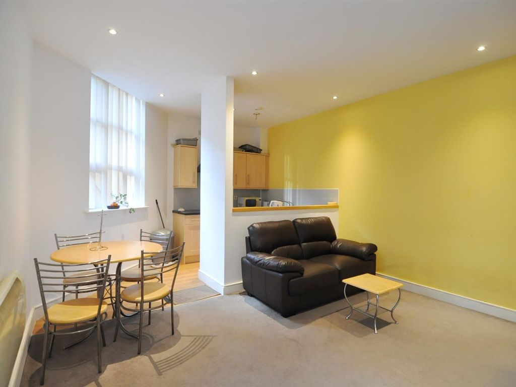 1 bed flat for sale in Hick Street, Little Germany, Bradford BD1, £45,000