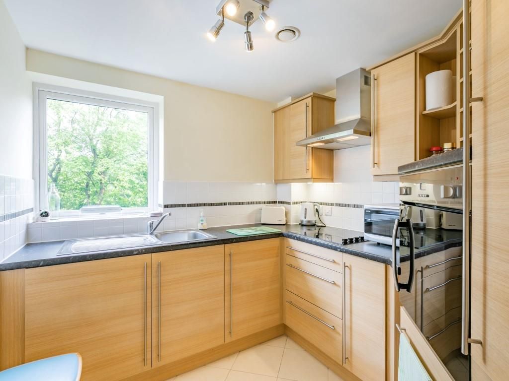 1 bed flat for sale in Dutton Court, Station Approach, Off Station Road, Cheadle Hulme, Cheadle SK8, £165,000