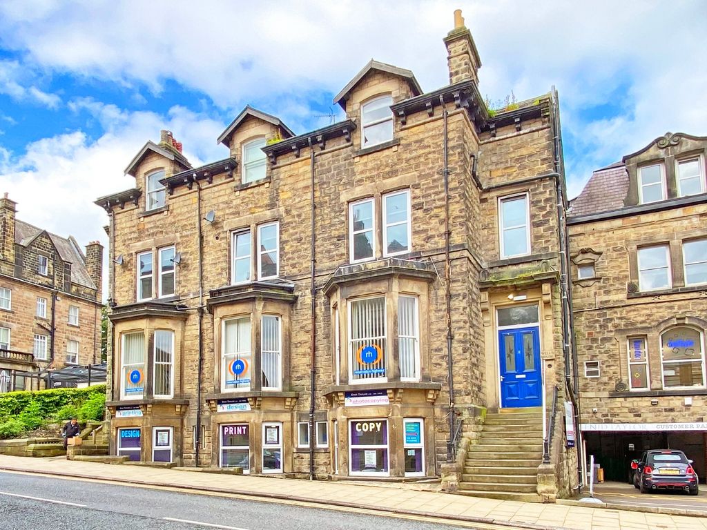 2 bed flat for sale in Cold Bath Road, Harrogate HG2, £160,000
