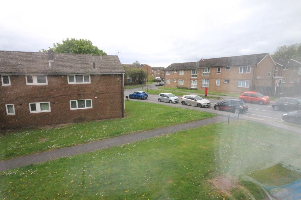 1 bed flat for sale in Skelton Drive, Sheffield S13, £70,000