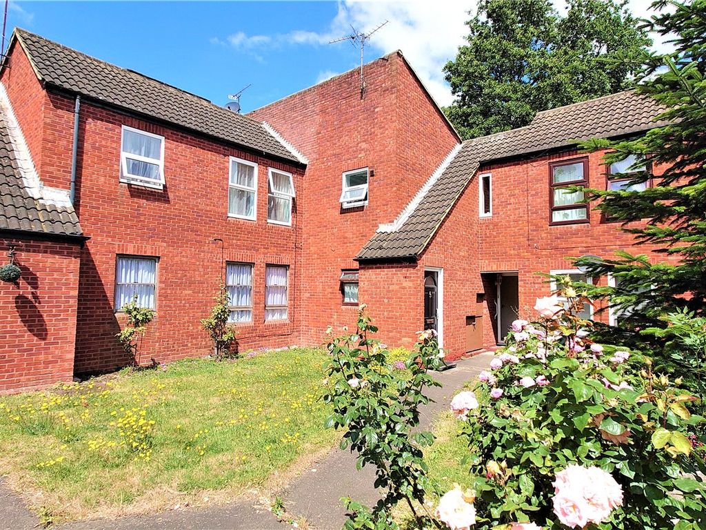 1 bed flat for sale in Verbena Close, West Drayton, Greater London UB7, £225,000