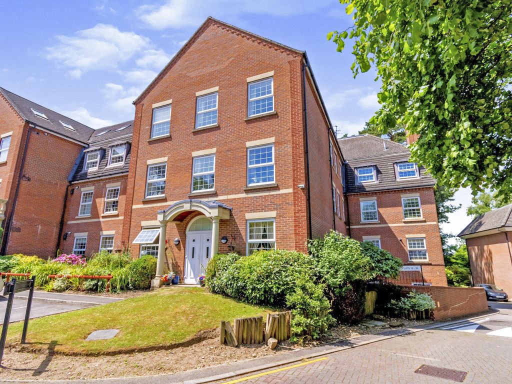 2 bed flat for sale in Newitt Place, Bassett, Southampton, Hampshire SO16, £325,000