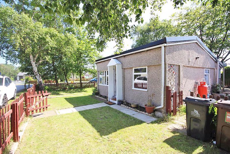 2 bed bungalow for sale in Humberston Fitties, Humberston, Grimsby DN36, £127,000