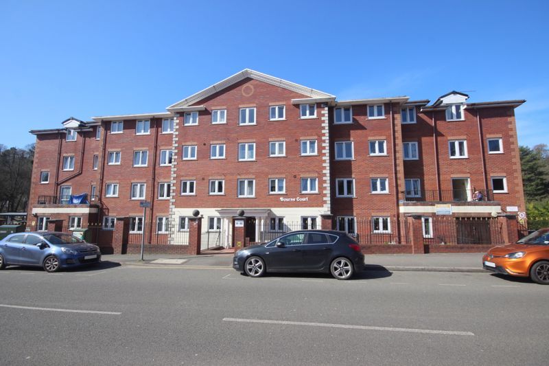 1 bed flat for sale in Bourne Court, Caterham CR3, £95,000