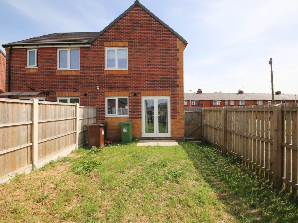 3 bed semi-detached house for sale in Millers Lane, Wigan WN2, £160,000