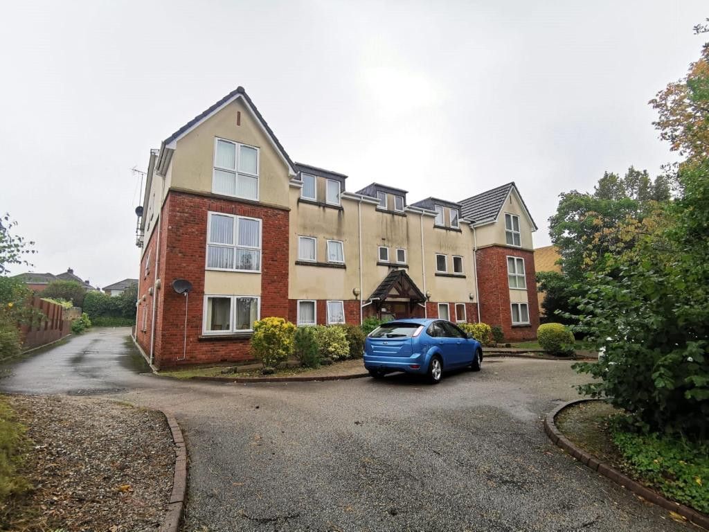 2 bed flat for sale in Well Lane, Bebington, Wirral CH63, £145,000