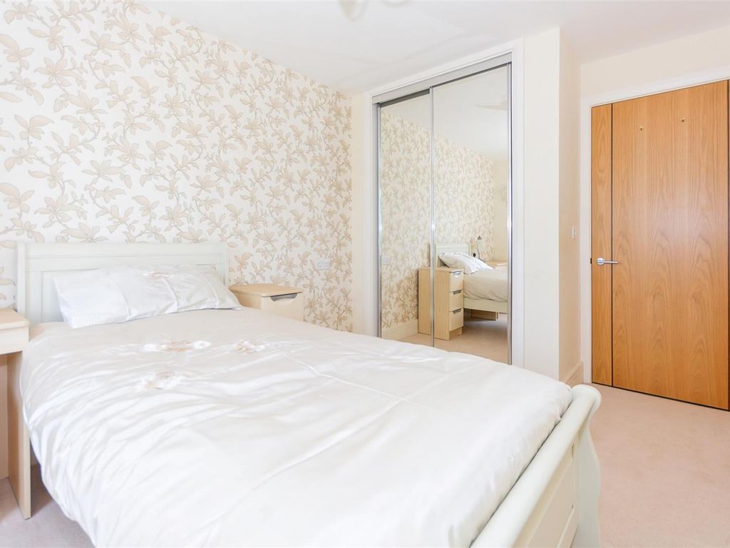 1 bed flat for sale in Awdry Court, St. Nicolas Gardens, Birmingham B38, £125,000