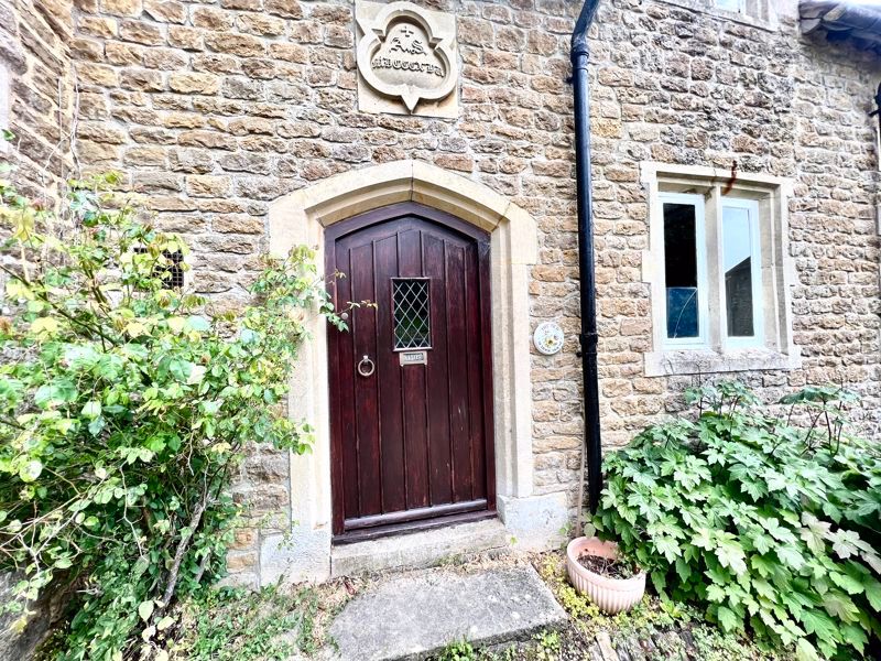 2 bed cottage for sale in Bremhill, Calne SN11, £195,000