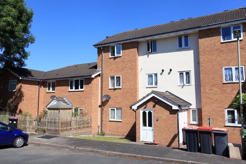 2 bed flat for sale in Charlecote Park, Telford TF3, £79,950