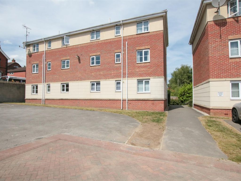 2 bed flat for sale in Moat House Way, Conisbrough, Doncaster DN12, £70,000