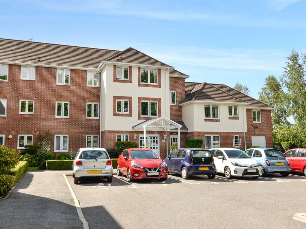 1 bed flat for sale in Moorland Court, West Moors, Ferndown, Dorset BH22, £115,000