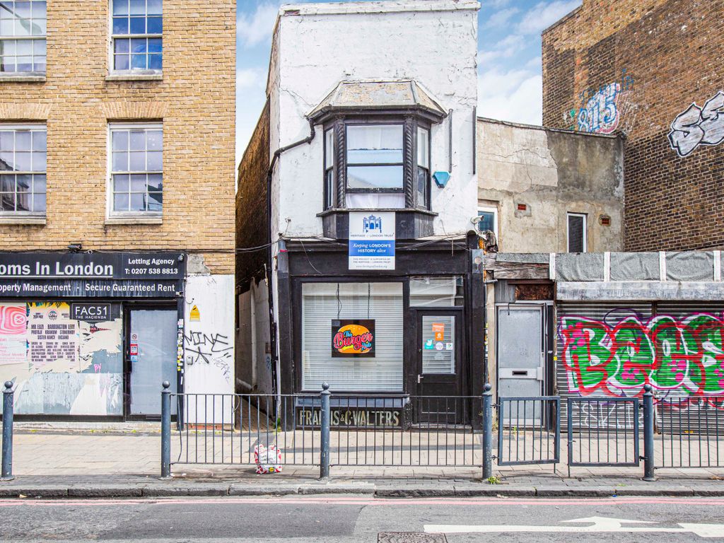 Land for sale in Commercial Road, London E14, £850,000