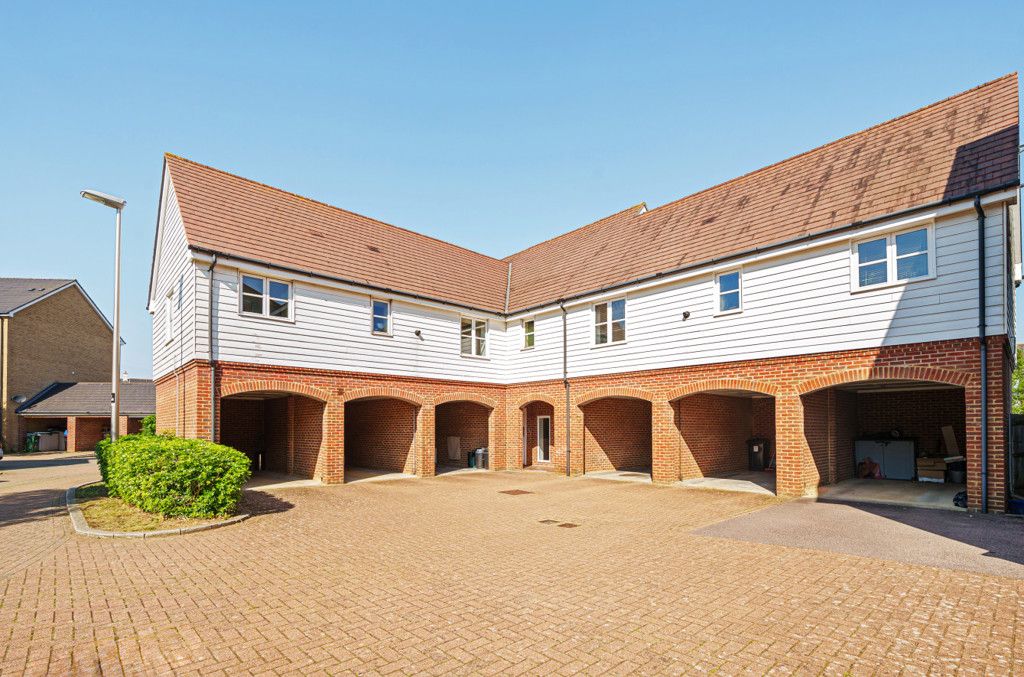 1 bed flat for sale in Hopcrofts Meadow, Redhouse Park, Milton Keynes MK14, £175,000