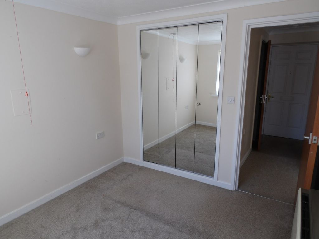 1 bed flat for sale in Manor Park, Gloddaeth Avenue, Llandudno, Conwy LL30, £64,950