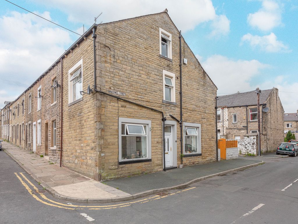 3 bed end terrace house for sale in Gisburn Street, Barnoldswick BB18, £140,000