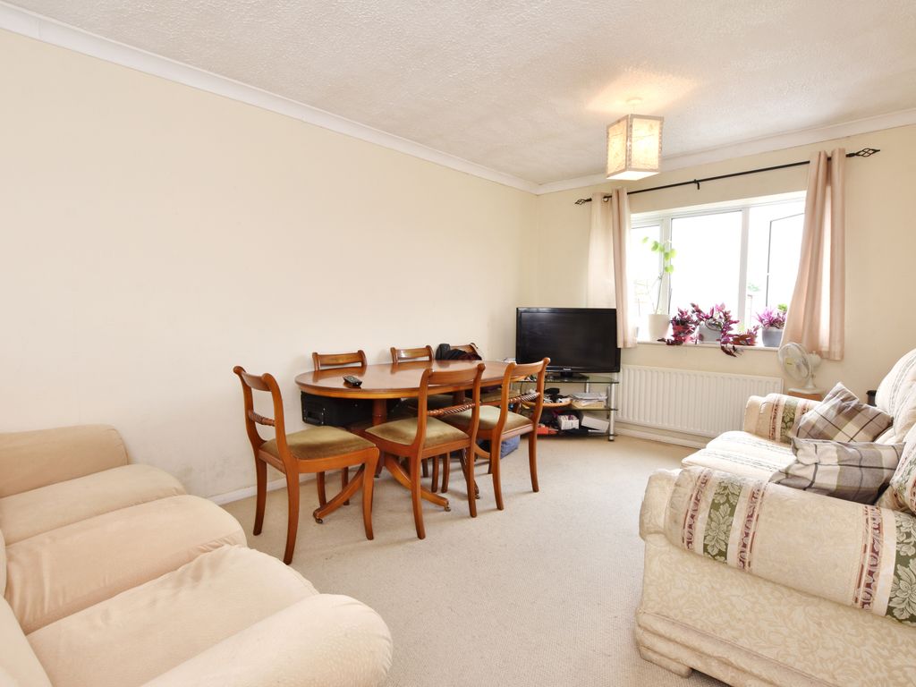 1 bed flat for sale in Bembridge Place, Linden Lea, Watford WD25, £180,000