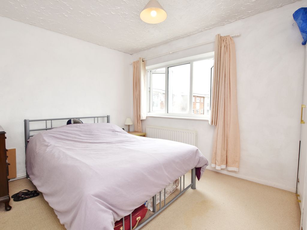 1 bed flat for sale in Bembridge Place, Linden Lea, Watford WD25, £180,000