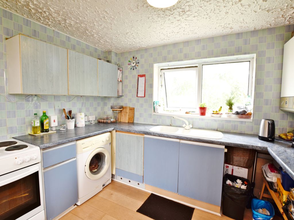 1 bed flat for sale in Bembridge Place, Linden Lea, Watford WD25, £180,000