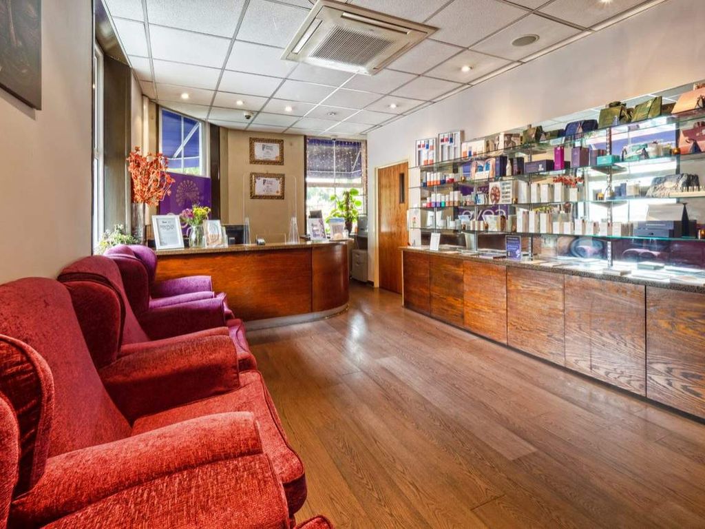 Commercial property for sale in Chiswick High Road, London W4, £69,000