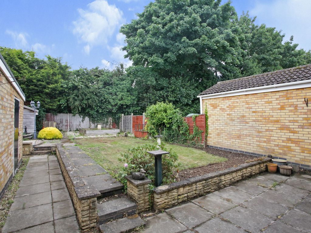 2 bed detached bungalow for sale in Manor Road, Barlestone CV13, £275,000