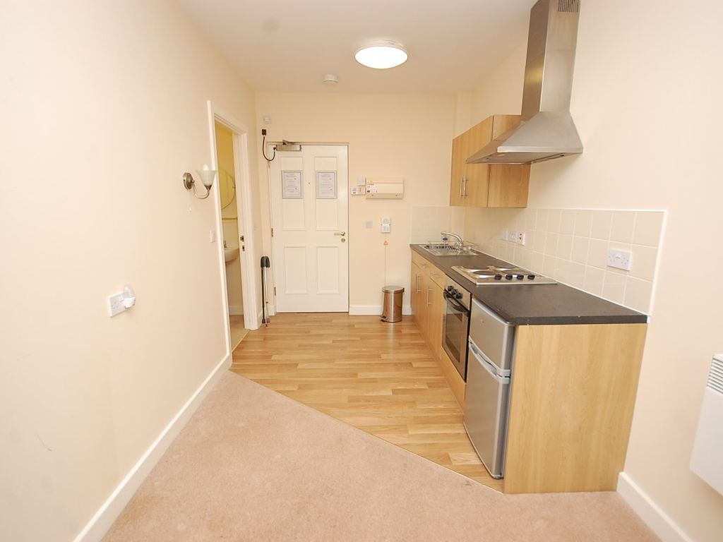 1 bed flat for sale in Springwood Gardens, Belper, Derbyshire DE56, £120,000