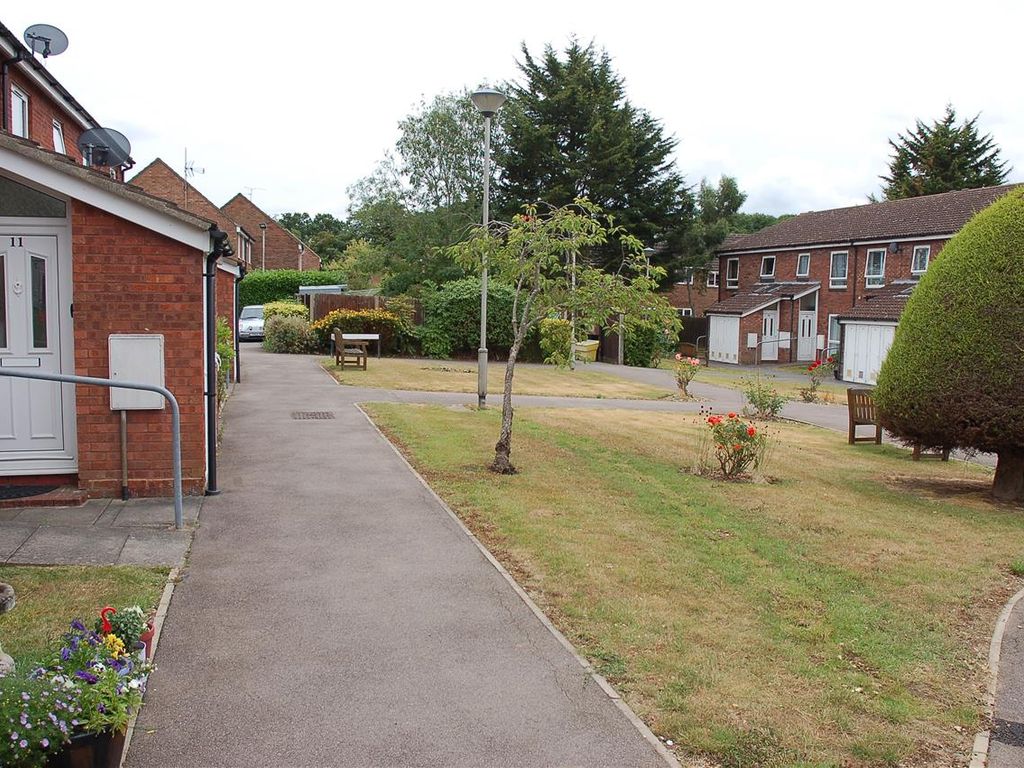 1 bed property for sale in Nicholas Court, Chelmsford CM1, £95,000