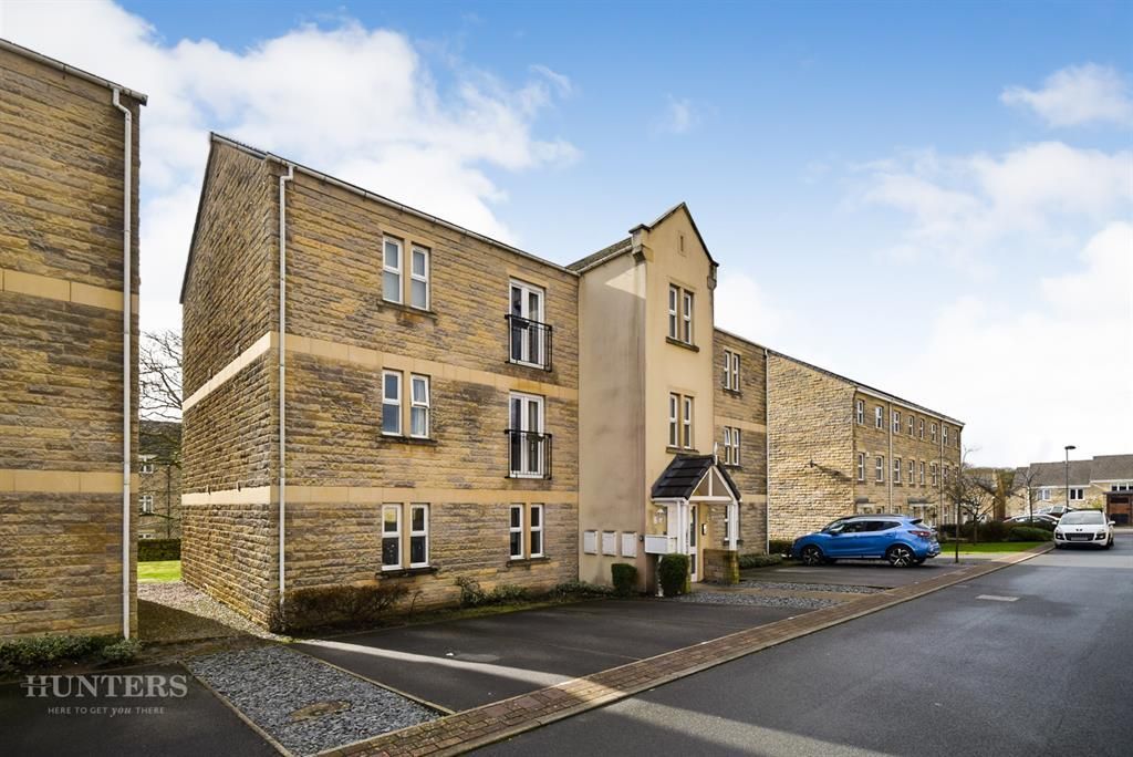 2 bed flat for sale in Tundra Grove, Eldwick, Bingley BD16, £145,000