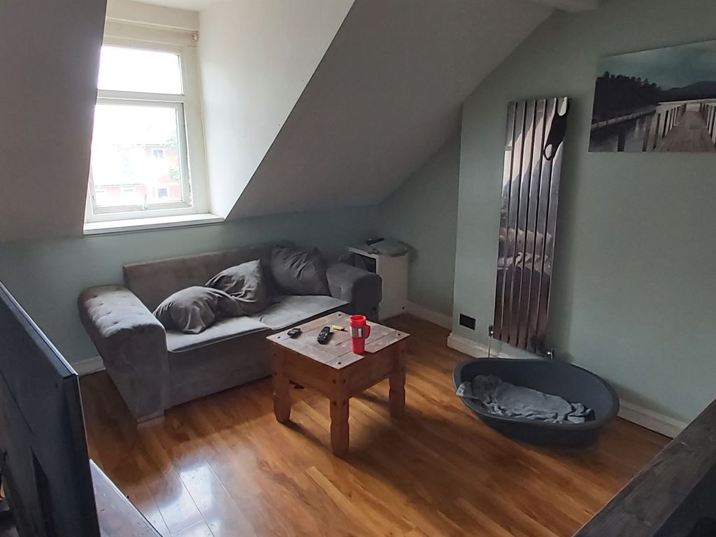 1 bed flat for sale in Clive Street, Cardiff CF11, £100,000