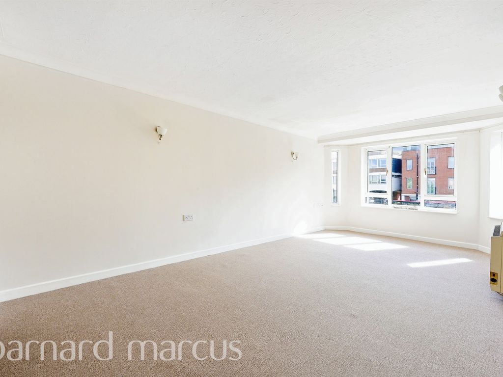 1 bed property for sale in Brighton Road, South Croydon CR2, £100,000