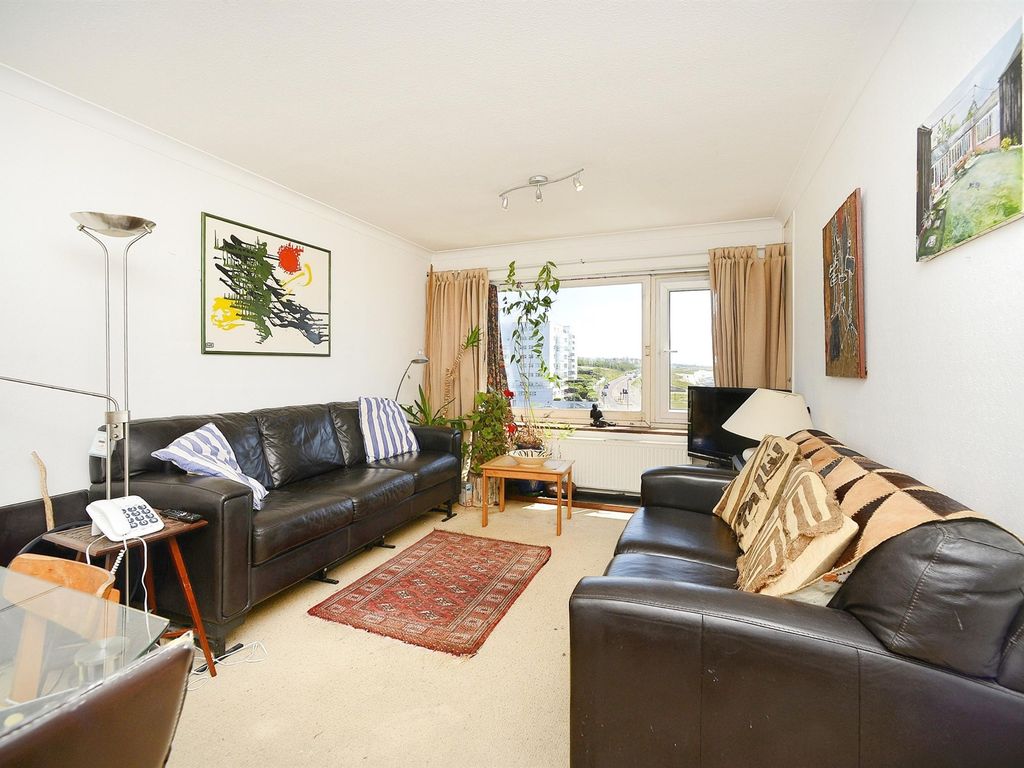 2 bed flat for sale in Arundel Street, Brighton BN2, £250,000