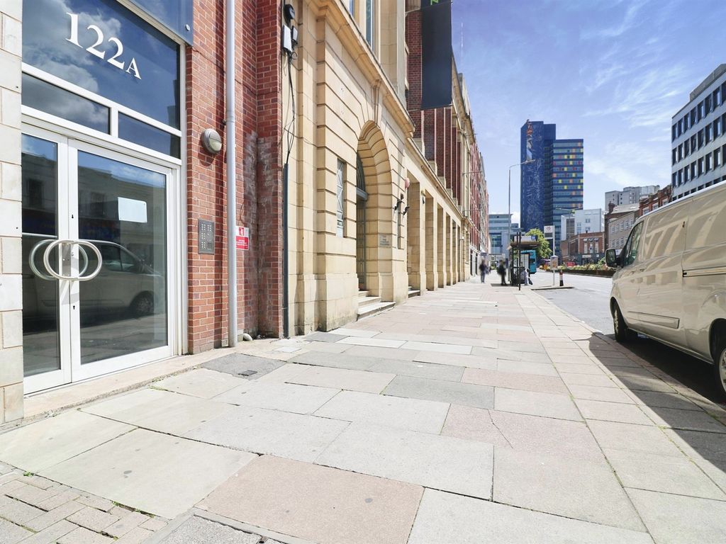 2 bed flat for sale in Charles Street, Leicester LE1, £140,000