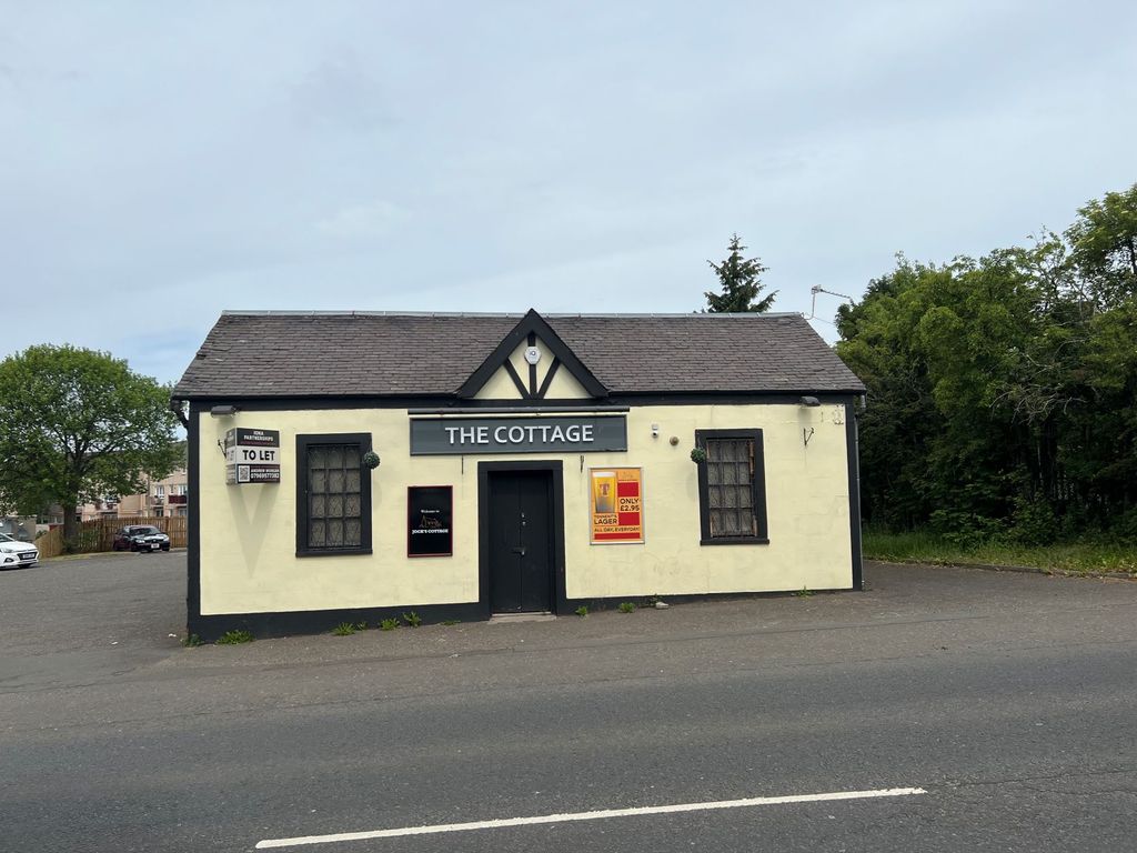Pub/bar for sale in High Street, Motherwell ML1, £165,000
