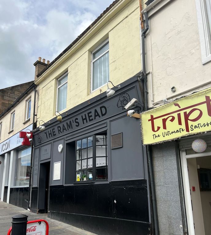 Pub/bar for sale in South Bridge Street, Airdrie ML6, £105,000