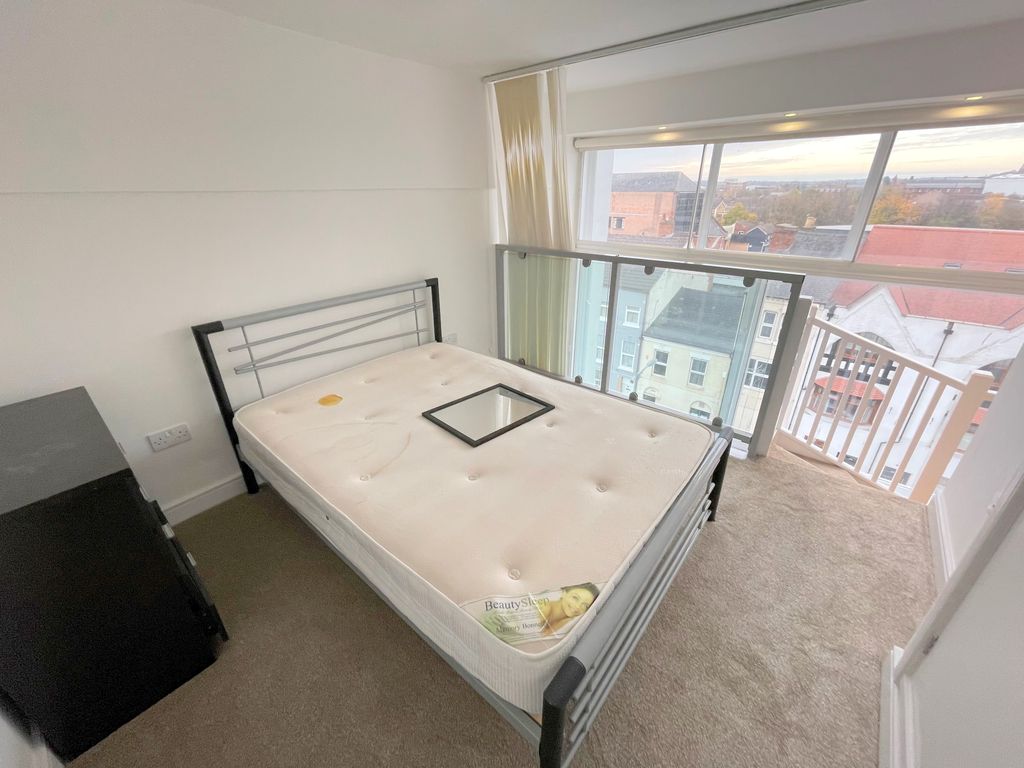 2 bed flat for sale in Lee Street, Leicester LE1, £70,000