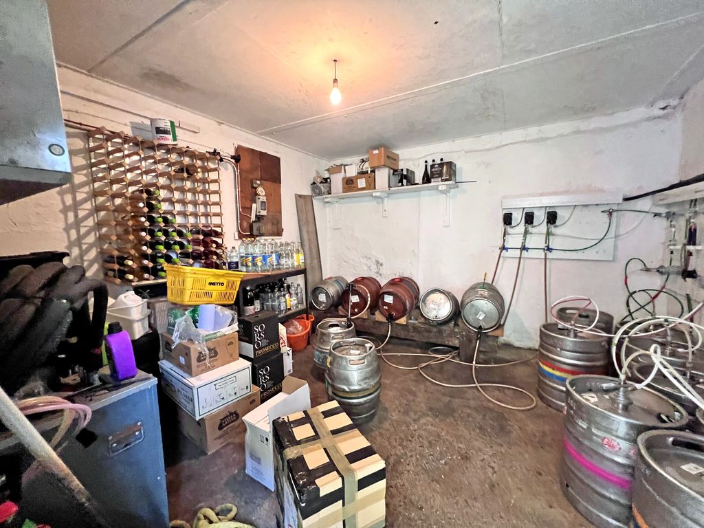 Pub/bar for sale in Dishforth, Thirsk YO7, £365,000