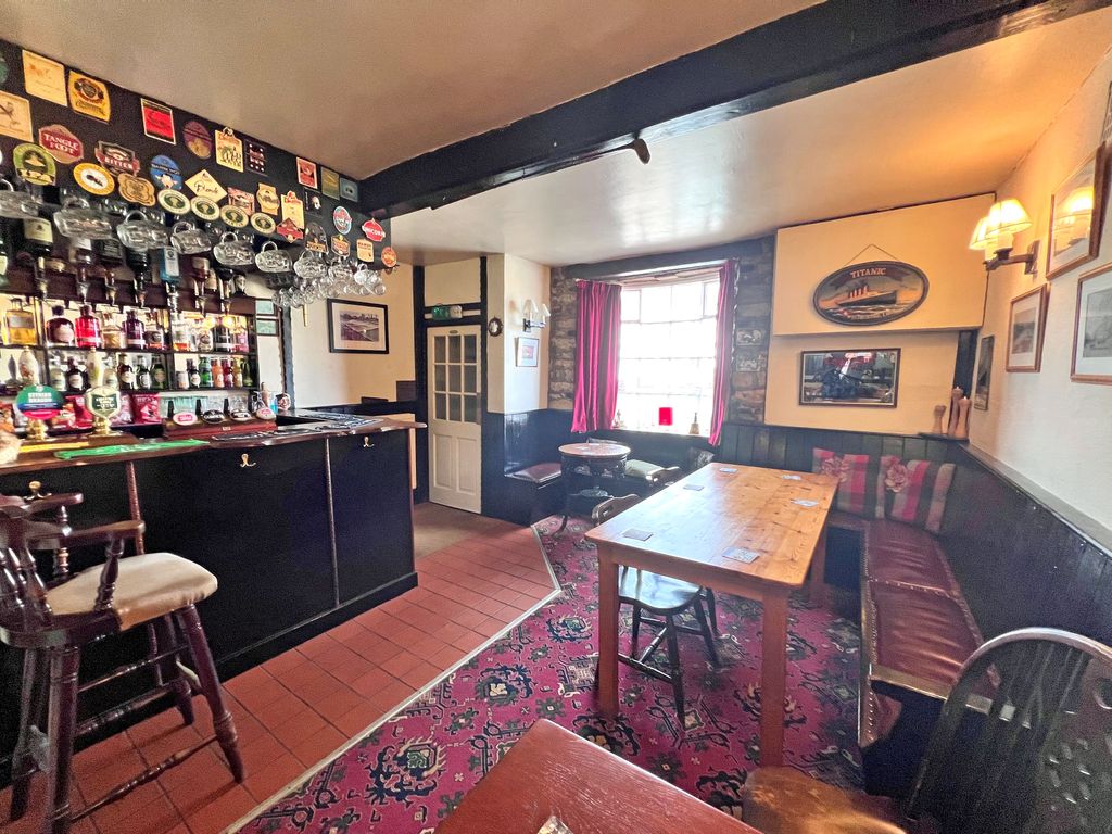 Pub/bar for sale in Dishforth, Thirsk YO7, £365,000