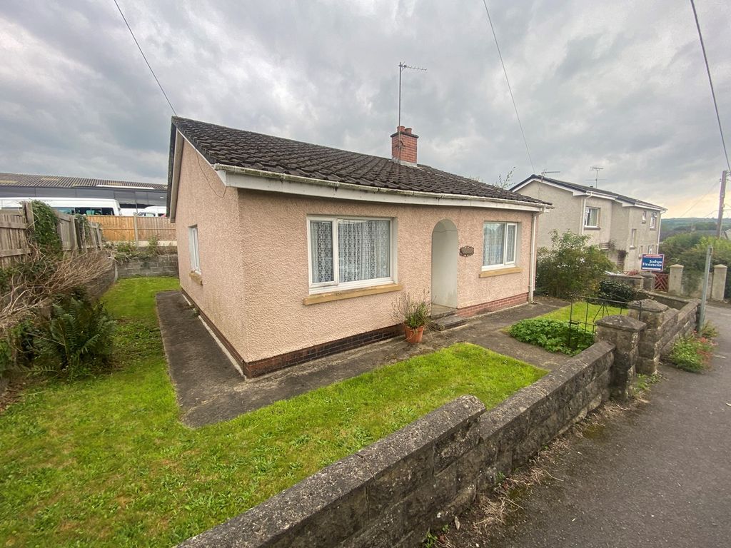 3 bed detached bungalow for sale in Barley Mow, Lampeter SA48, £180,000
