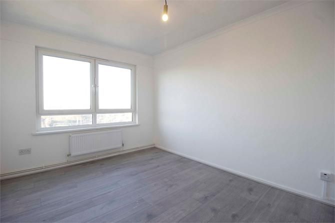 1 bed flat for sale in West House, Barking, Essex IG11, £145,000