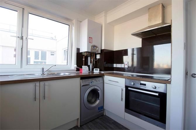 1 bed flat for sale in West House, Barking, Essex IG11, £145,000