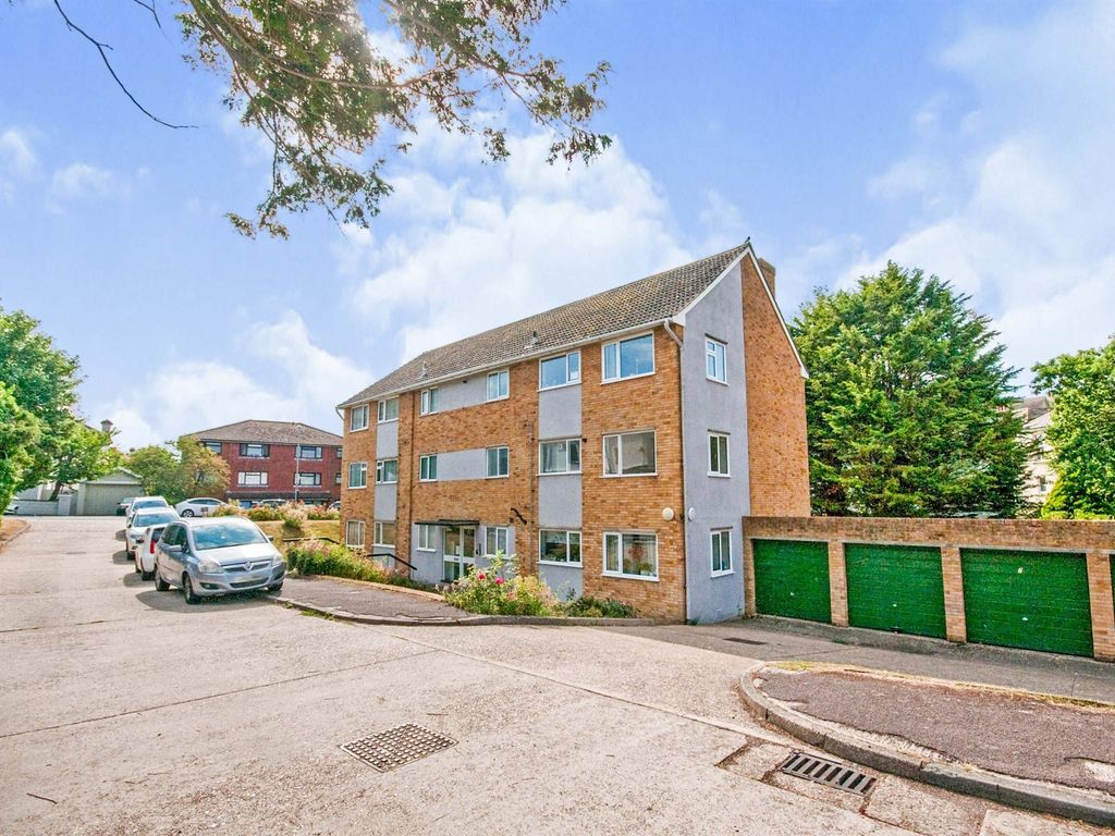 2 bed flat for sale in St. Helens Court, St. Helens Park Road, Hastings TN34, £120,000