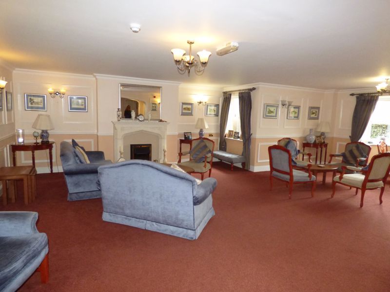 2 bed flat for sale in Mills Court, Sutton Coldfield B74, £149,950