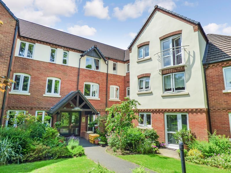 2 bed flat for sale in Orchard Court, Solihull B91, £130,000